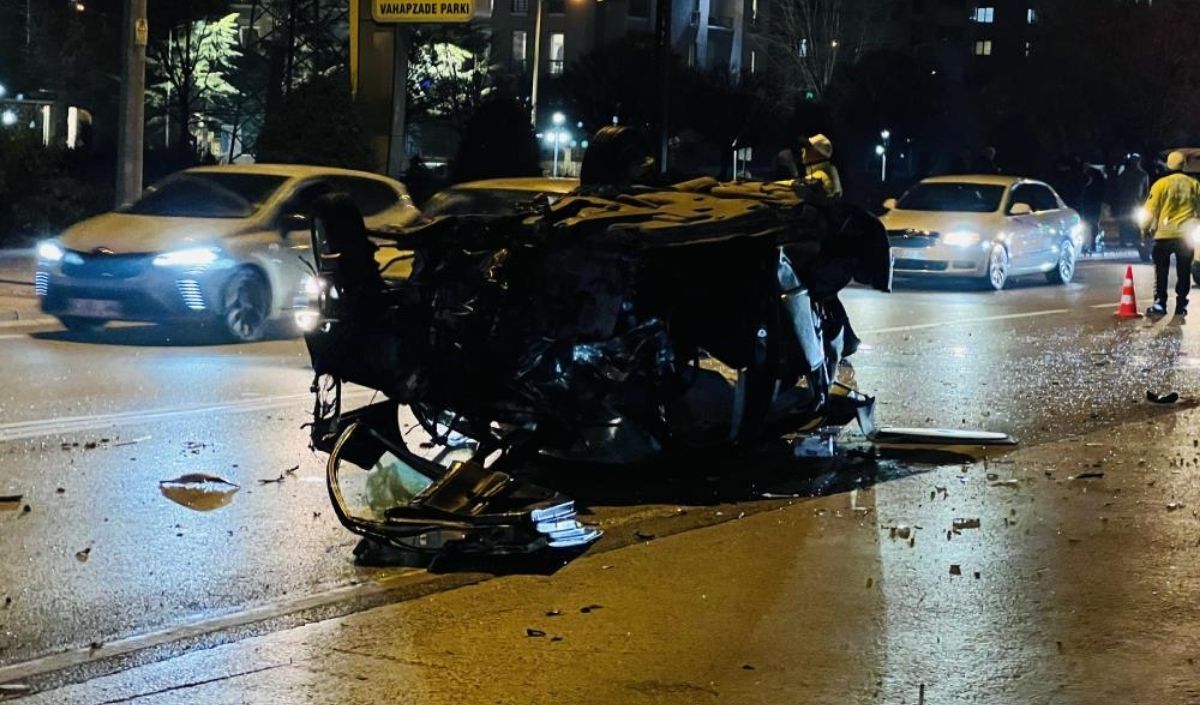 Konya’da Otomobil Ağaca Çarptı 1’I Ağır 2 Yaralı (1)