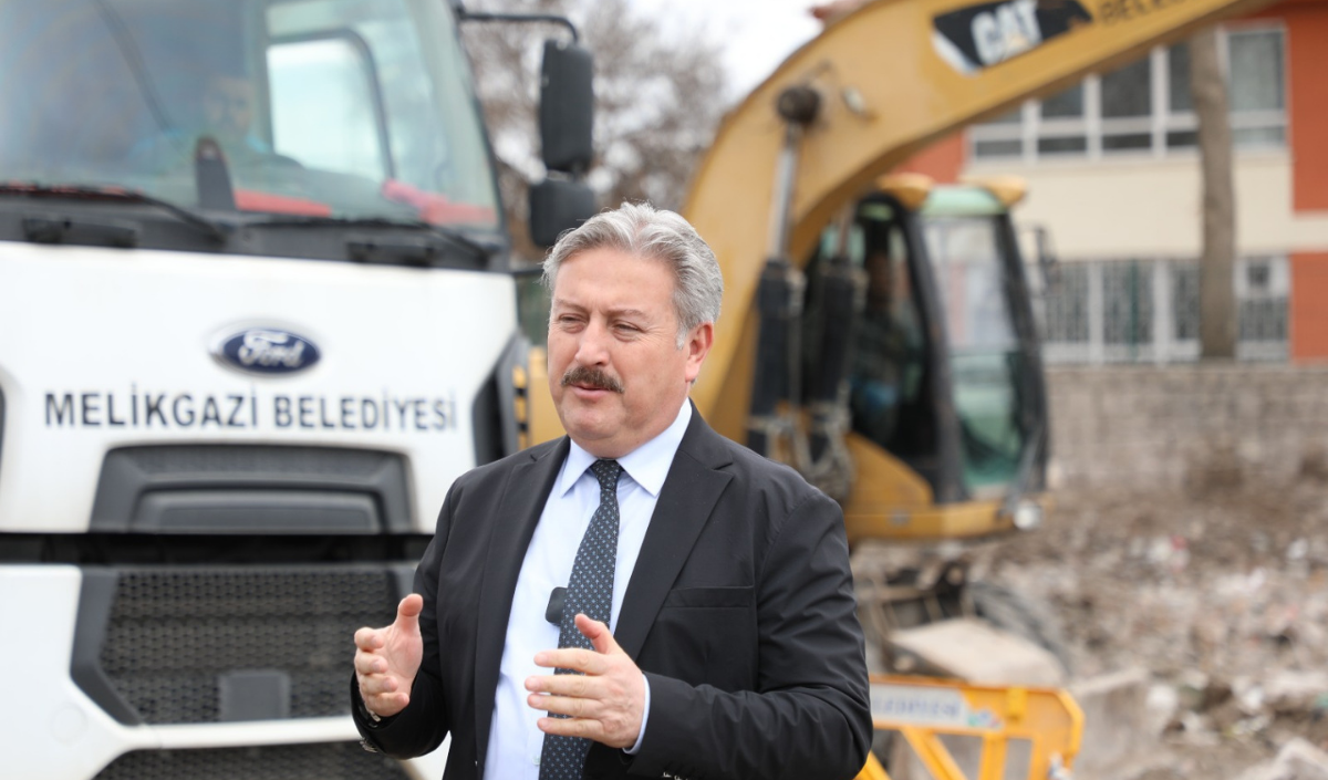 Metruk Yapı Melikgazi’de Barınamıyor 2025’Te Yaklaşık 100 Yapı Yıkıldı Spot Melikgazi Belediyesi, Ilçede Can Ve Mal Güvenliğini Tehdit Eden Metruk Ve Gecekondu Yapıları Tek Tek Kaldırıyor. 2025 Y (3)