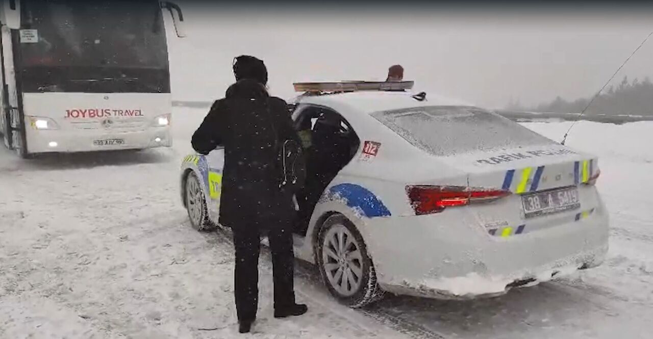 Erciyes Otobüs Kara Saplandı (1)