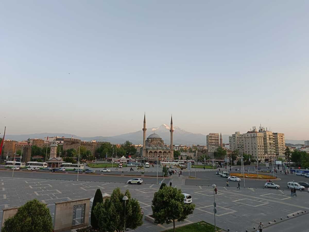 Cumhuriyet meydanı