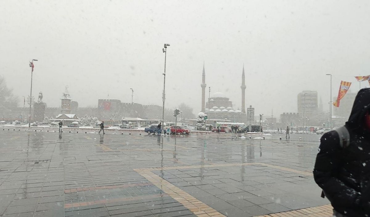 Kayseri’de Kuvvetli Rüzgar Ve Fırtına Uyarısı! (2)