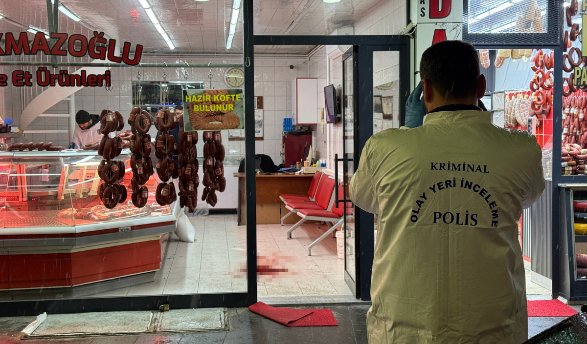 Sivas’ta Sebze Halinde Çıkan Silahlı Kavga Kameraya Yansıdı. İki Kardeşin Yaralandığı Olayda Panik Yaşandı. Sivas Son Dakika Kavga Haberi, Güvenlik Kamerası Görüntüleri Ve Tüm Detaylar Haberin Dev (2)