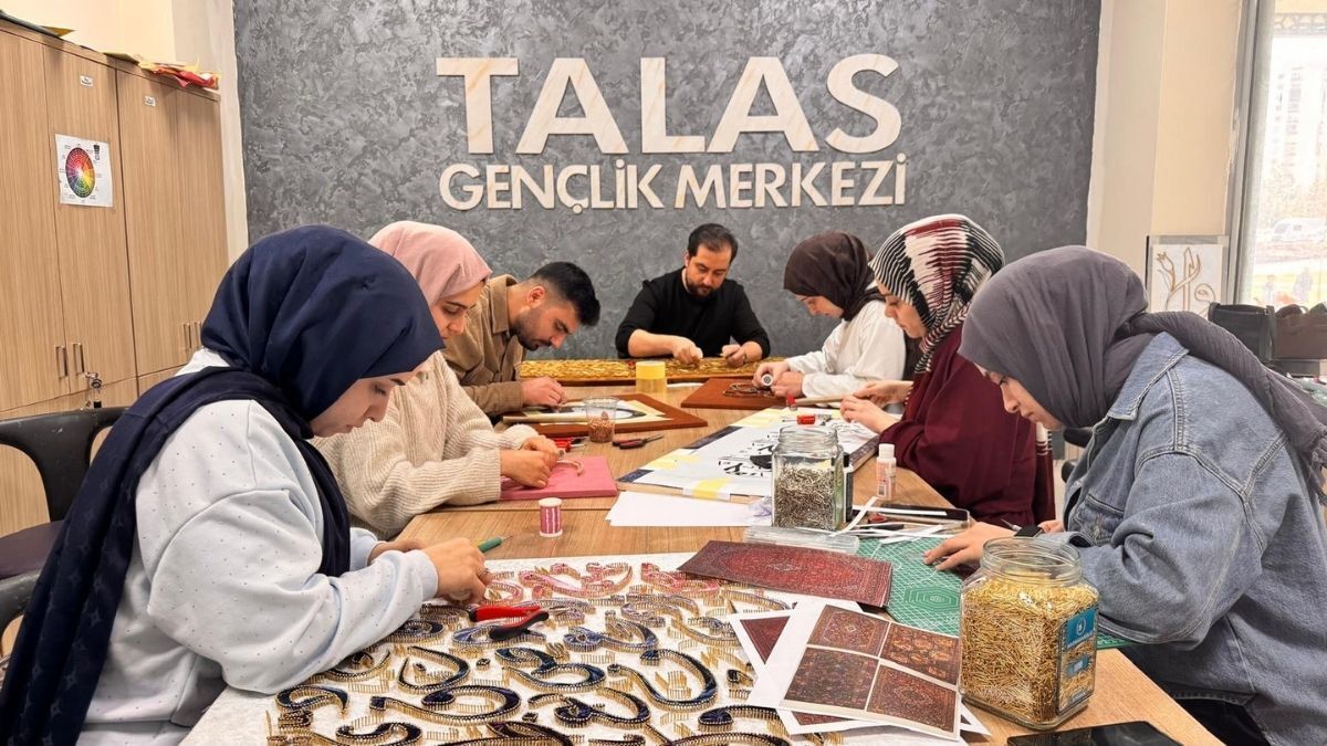 Kayseri’de Çivinin Ve Tellerin Aşkını Anlattı! (4)