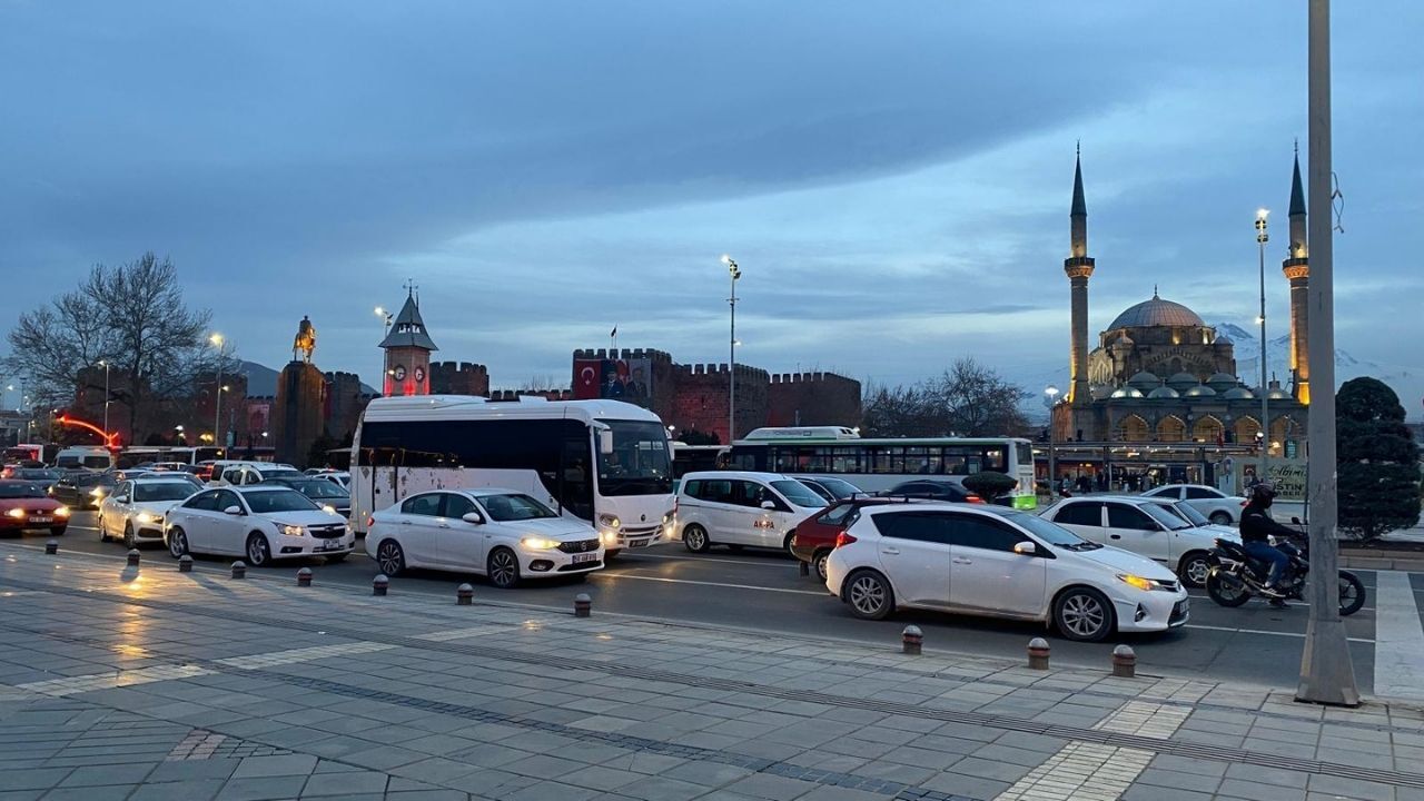 Mutluluk Taşrada Mı Büyük Şehirde Mi
