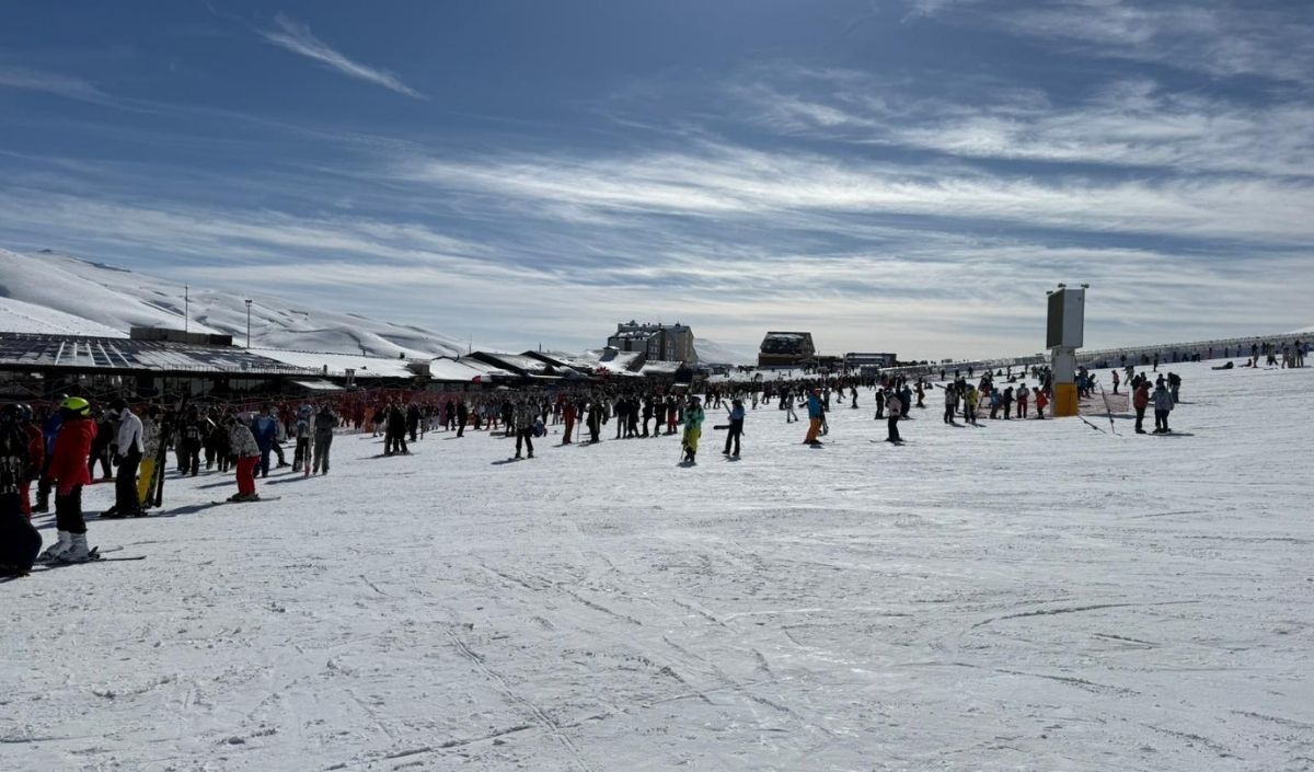 Erciyes kayak yapan kalabalik