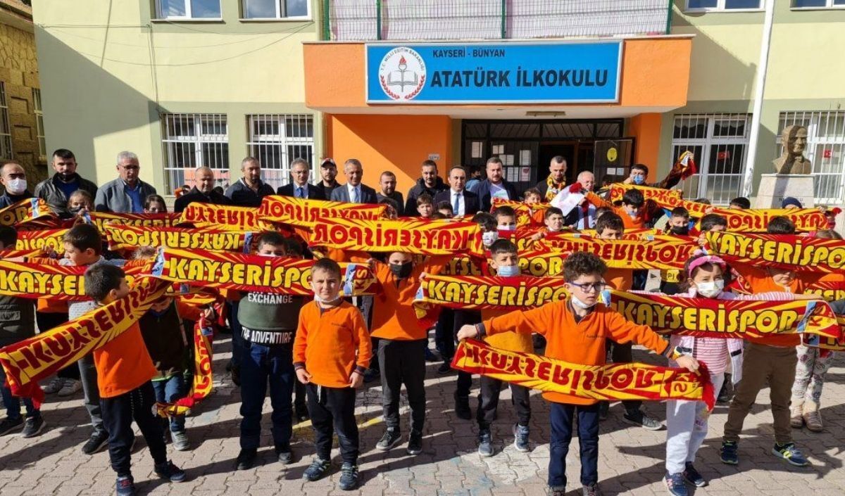 Volkan Erdoğan Kütüphanesi Ülkü Ocakları (3)