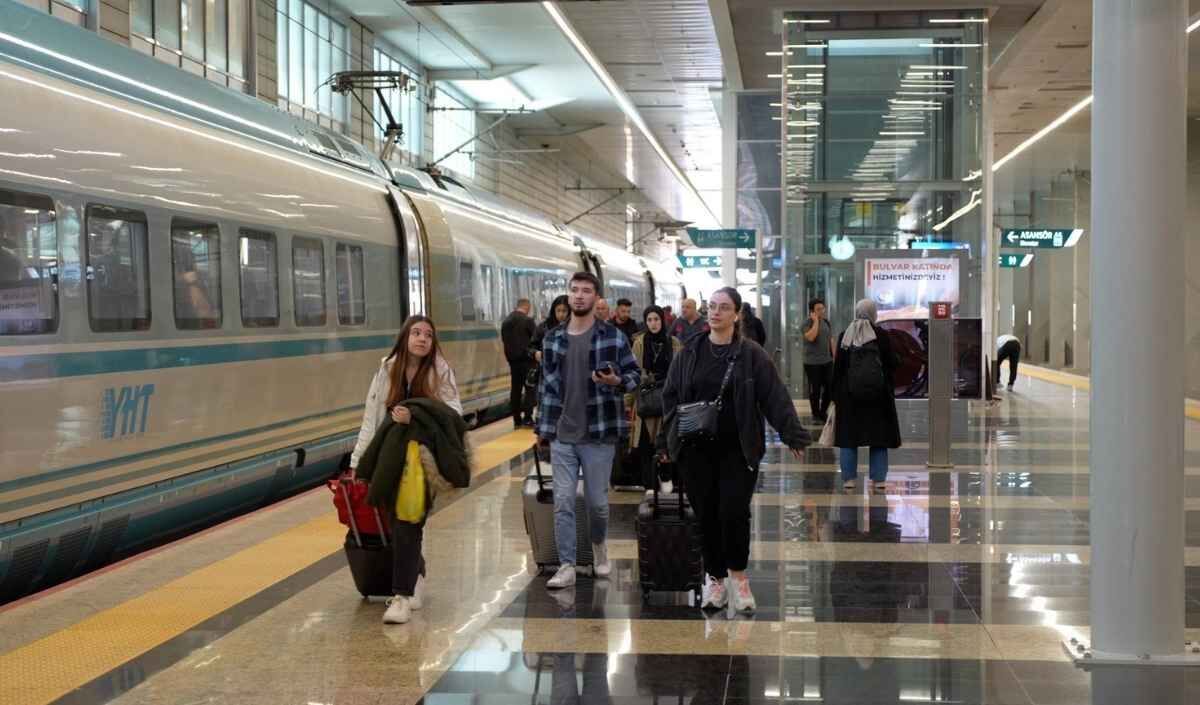 17 Yılda 110 Milyon Yolcu Yht Ile Seyahat Etti (2)