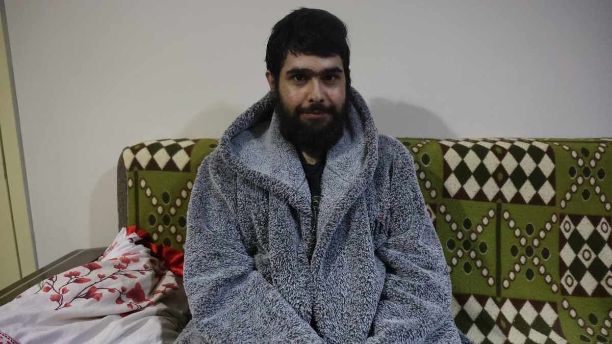 3 Yıldır Evinden Çıkmayan Genç 25 Yaşına Girdi Son Hali Görenleri Şaşırttı! (5)