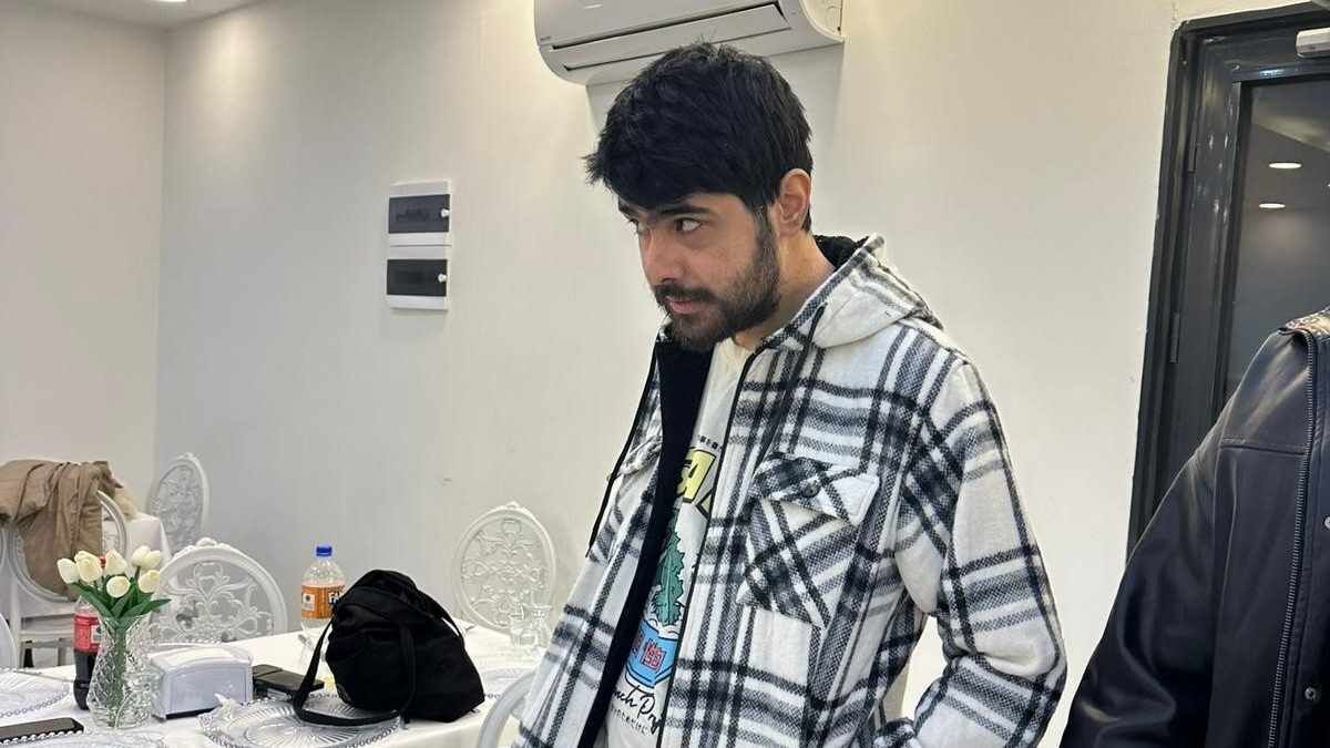 3 Yıldır Evinden Çıkmayan Genç 25 Yaşına Girdi Son Hali Görenleri Şaşırttı! (8)