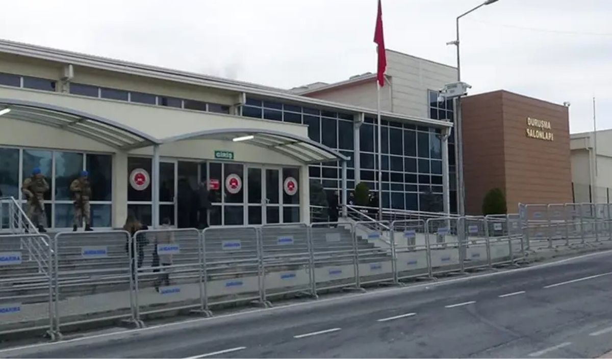 Ekrem İmamoğlu Hakim Karşısında! Duruşma Gerginlikle Başladı (1)