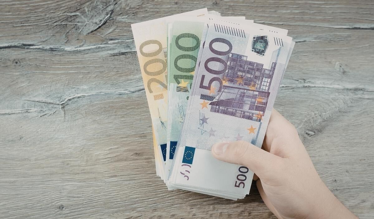 Euro (2)