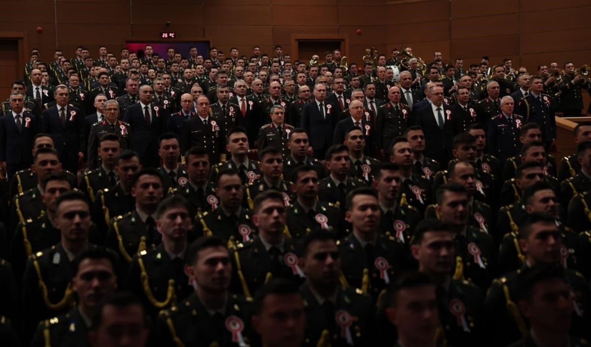 Güler Türkiye Krizlerin Ortasında Istikrar Adası (1)
