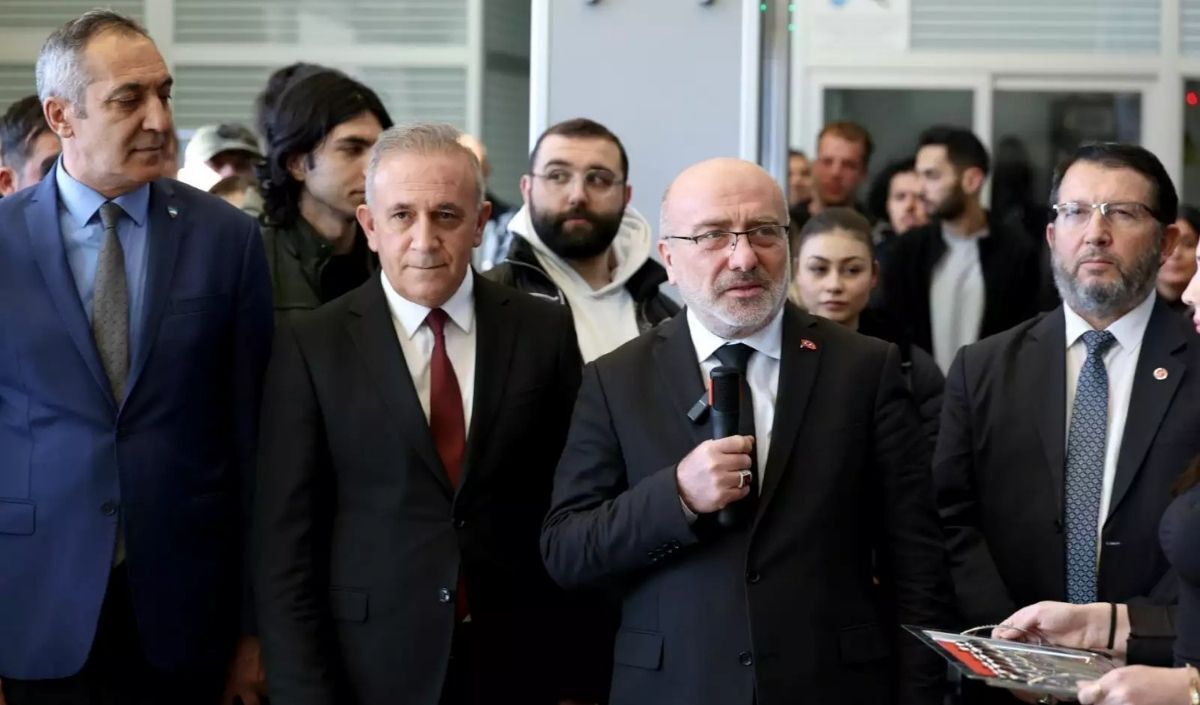 Kayseri Üniversitesi’nde Sanatın En Zarif Hali Ziyarete Açıldı! (1)