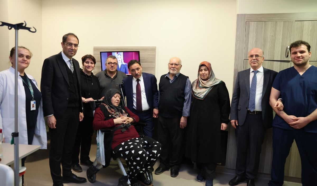 Kayseri Valisi Çiçek’ten Şehit Annesine Ziyaret (3)