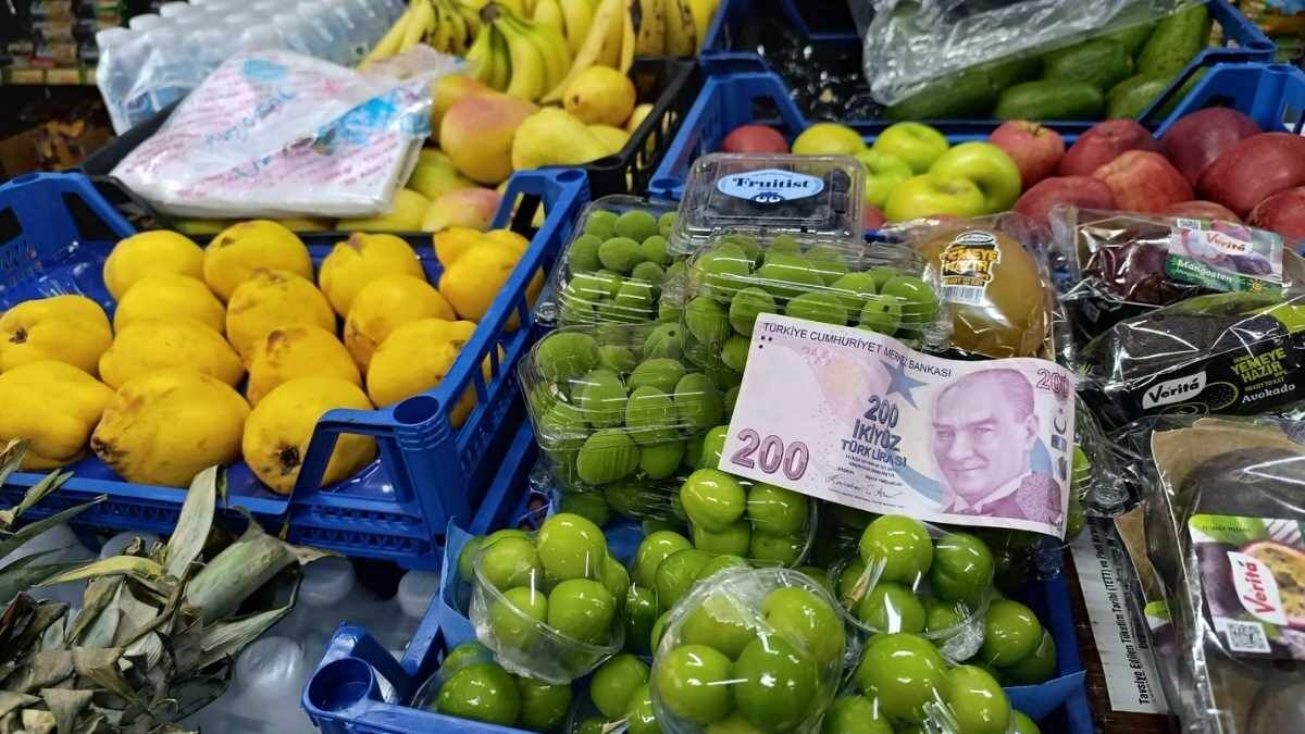 Kayseri’de Erik Tezgahlarda Yerini Aldı Ama Vatandaş Erik Alamadı! (3)