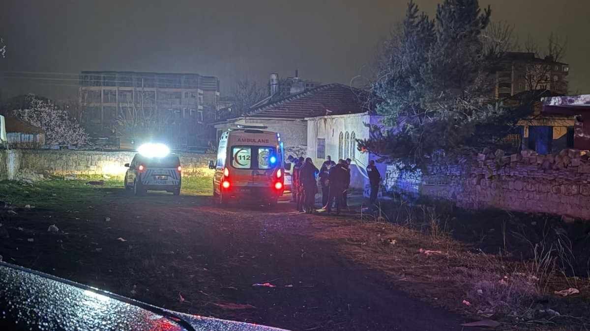 Kayseri’de Müstakil Eve Kurşun Yağdı 1 Kişi Başından Vurularak Ağır Yaralandı! (3)-1