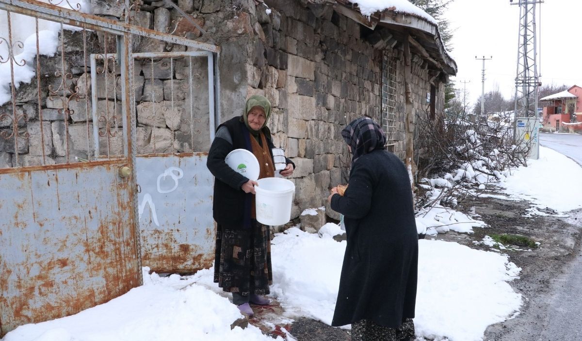 Kayseri’nin O Ilçesinde Kapılar Her Gün Iyilik Için Çalıyor! (5)