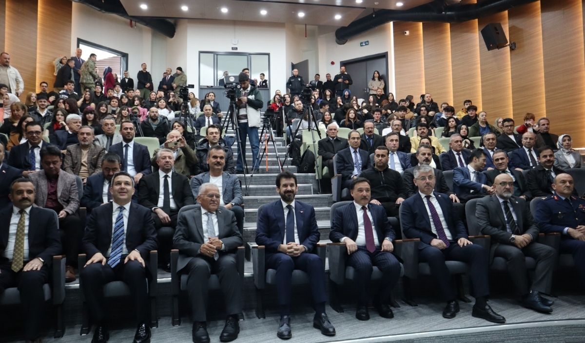 Kültür Ve Turizm Bakan Yardımcısı Mumcu Kütüphaneler Türkiye'nin Geleceğini Inşa Ediyor (1)