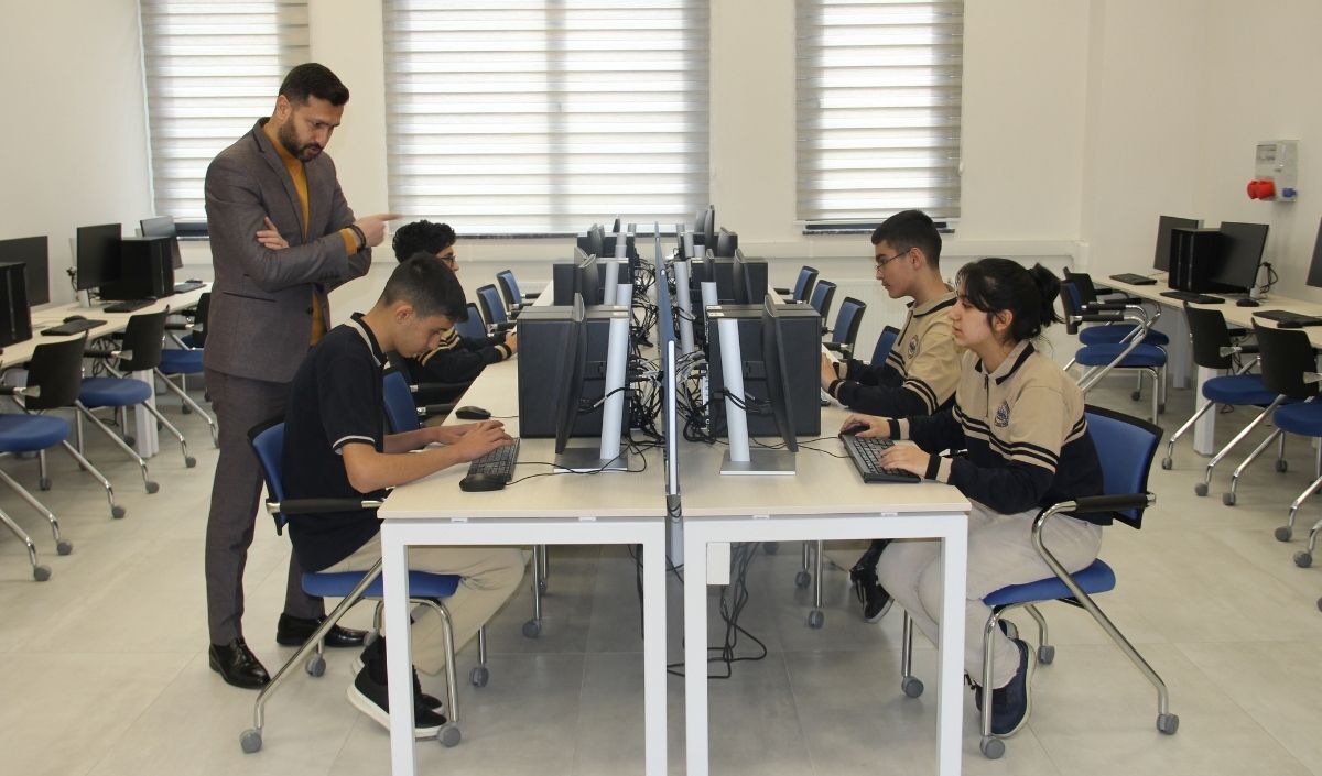 Tusaş'tan Melikgazi Lisesi'ne Havacılık Desteği (7)