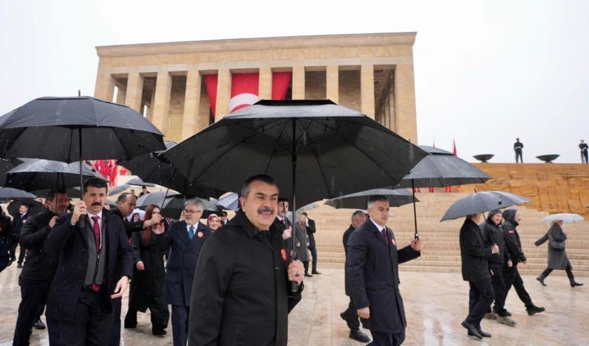 Bakan Tekin, 23 Nisan (1)