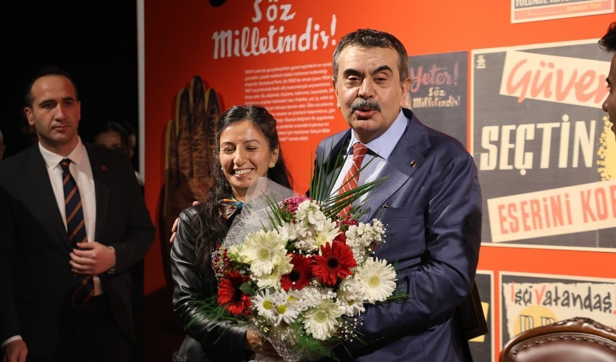 Bakan Tekin'den Fadime Öğretmene Şaşırtan Doğum Günü Sürprizi (2)