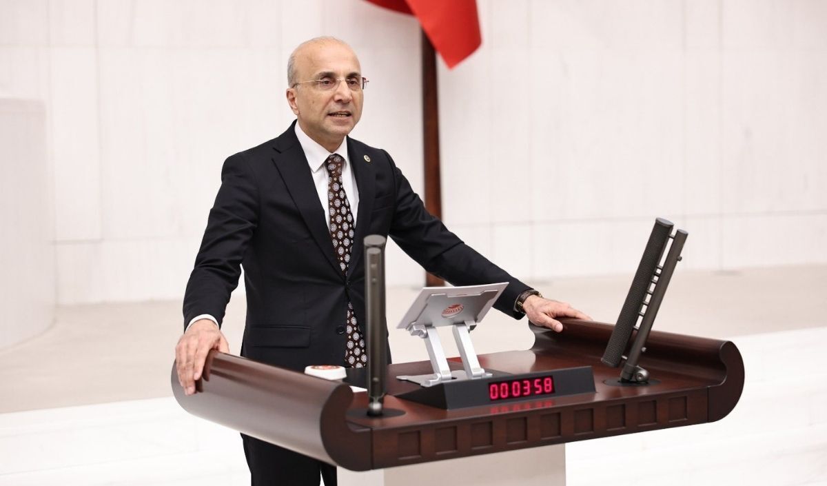 Chp’li Aşkın Genç Pazarda Kredi Kartı Ile Alışveriş Yaygınlaşıyor, Ekonomik Zincir Kırıldı (2)