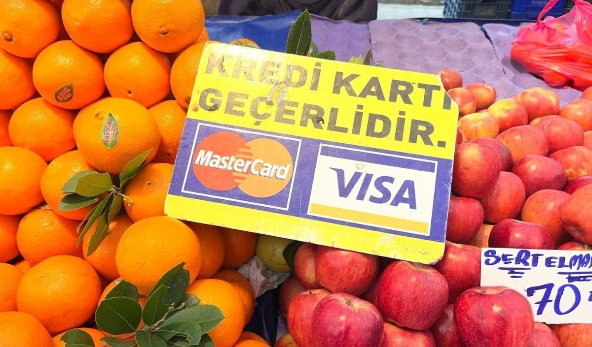 Chp’li Aşkın Genç Pazarda Kredi Kartı Ile Alışveriş Yaygınlaşıyor, Ekonomik Zincir Kırıldı (3)