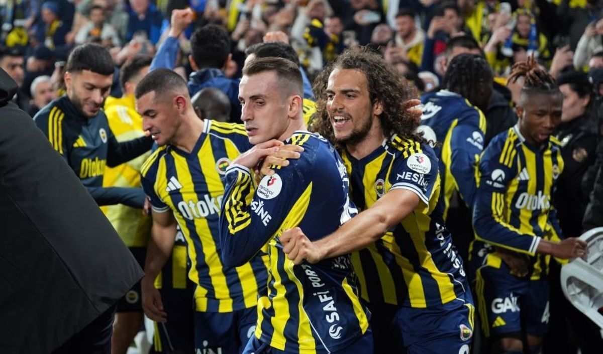 Fenerbahçe Derbilerde13 Puan Topladı (2)