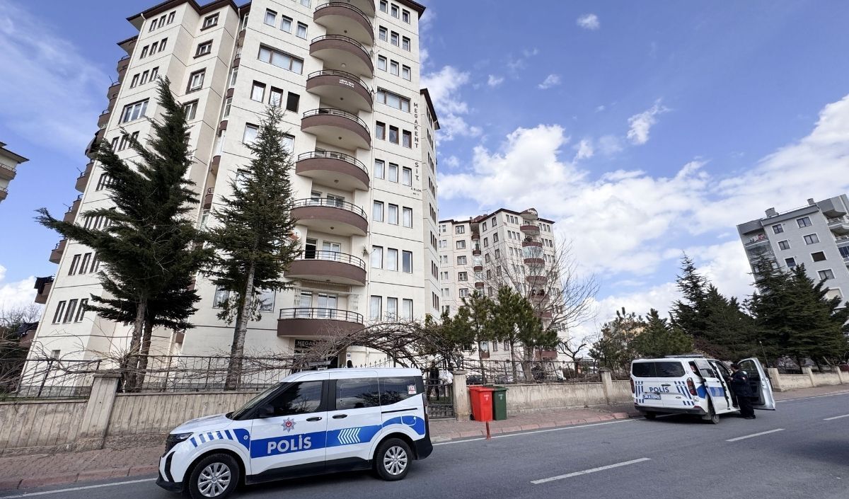 Kayseri’de Otizmli Çocuk Balkonundan Düşerek Yaralandı! (2)