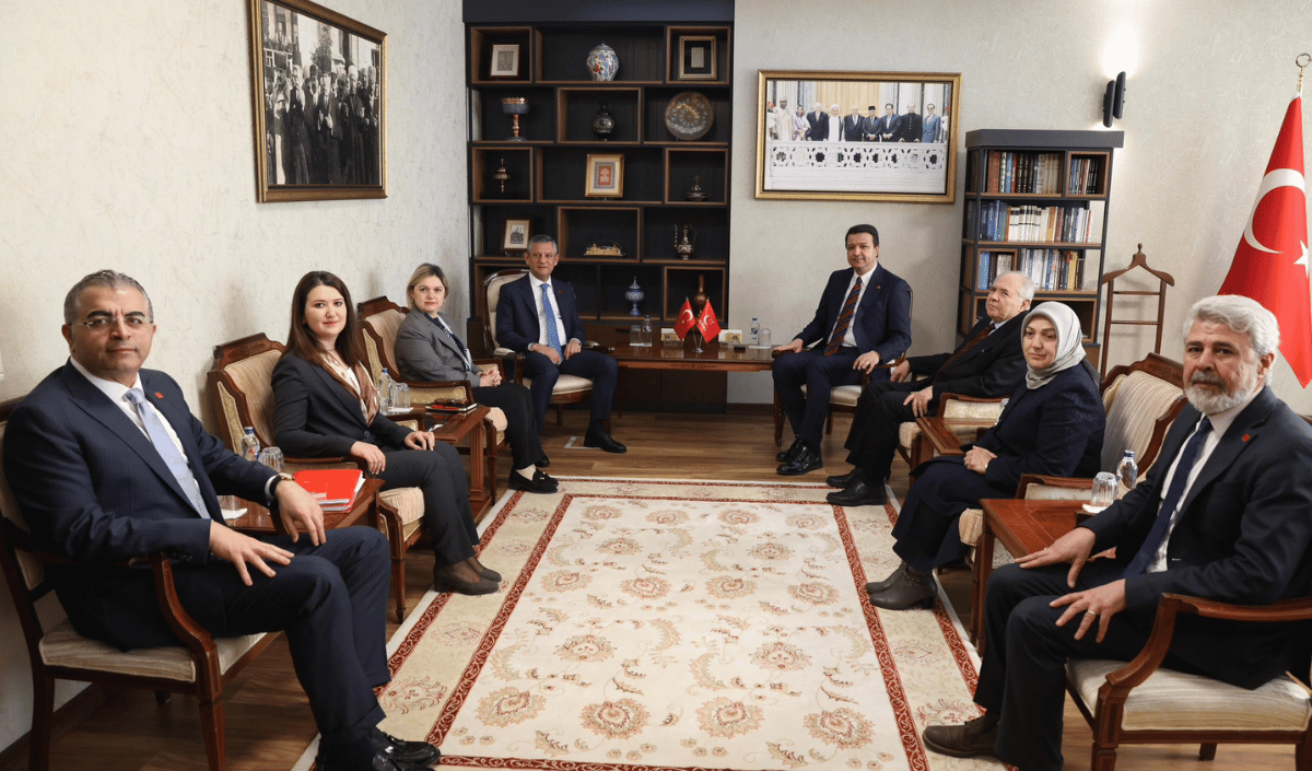 Mahmut Arıkan Özgür Özel 2