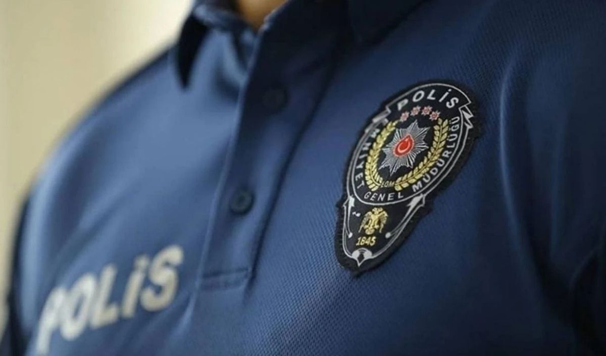 Polis (4)